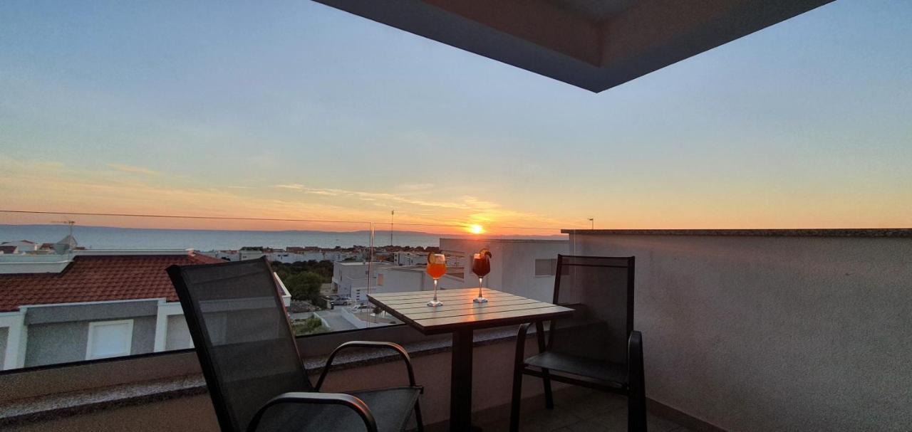 Seahorse Luxury Apartment With Pool And Sea View โนวาลยา ภายนอก รูปภาพ
