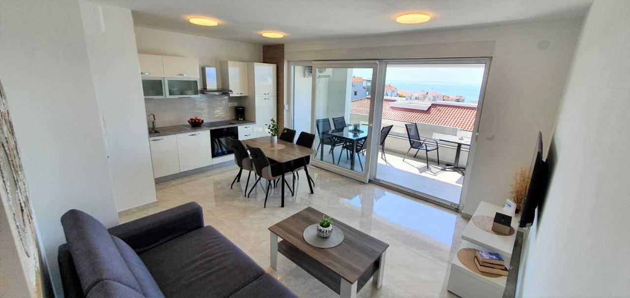 Seahorse Luxury Apartment With Pool And Sea View โนวาลยา ภายนอก รูปภาพ